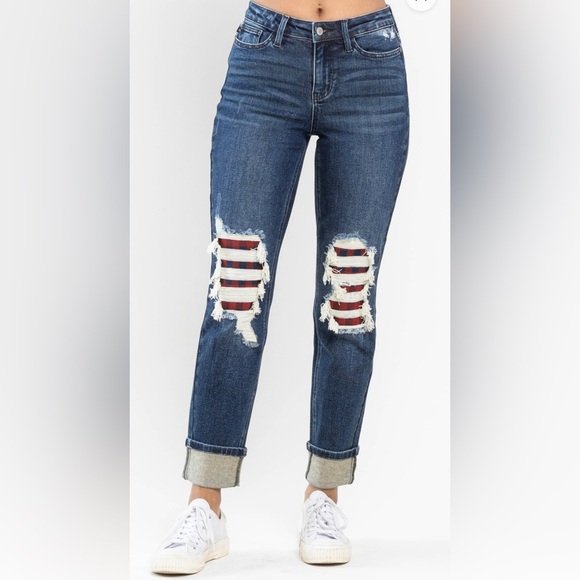 Judy Blue Mid Rise - Picture 1 of 3